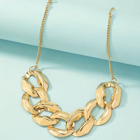 New 18K Gold Plated Chunky Chain Link Necklace - Picture 2 of 3